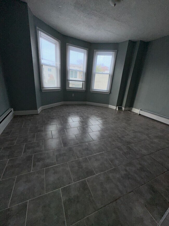 Foto del edificio - 1721 N Creighton St