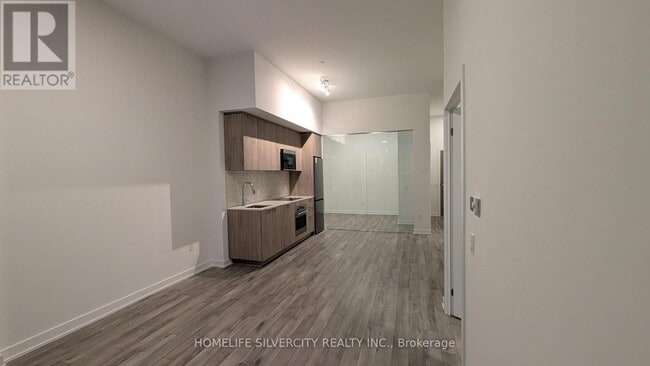 Building Photo - 15 Skyridge Dr