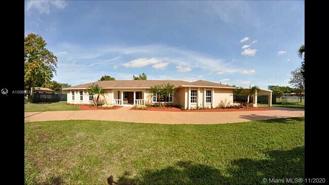 Foto del edificio - 11905 SW 49th St