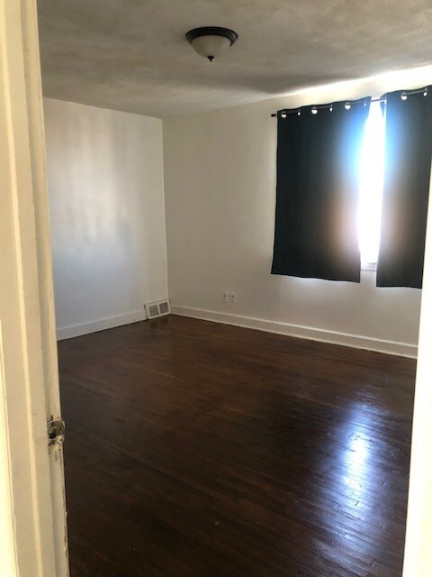 Building Photo - 1108 Elbridge St