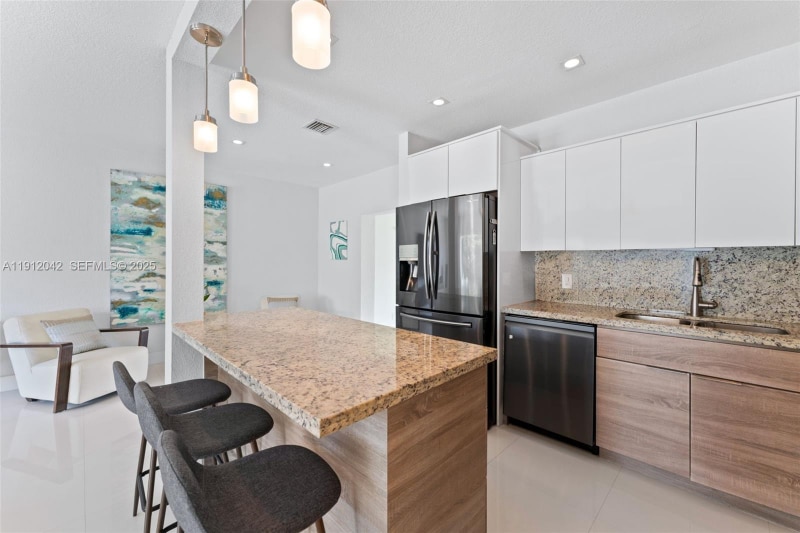 Photo - 6371 SW 23rd St (Miami, FL)