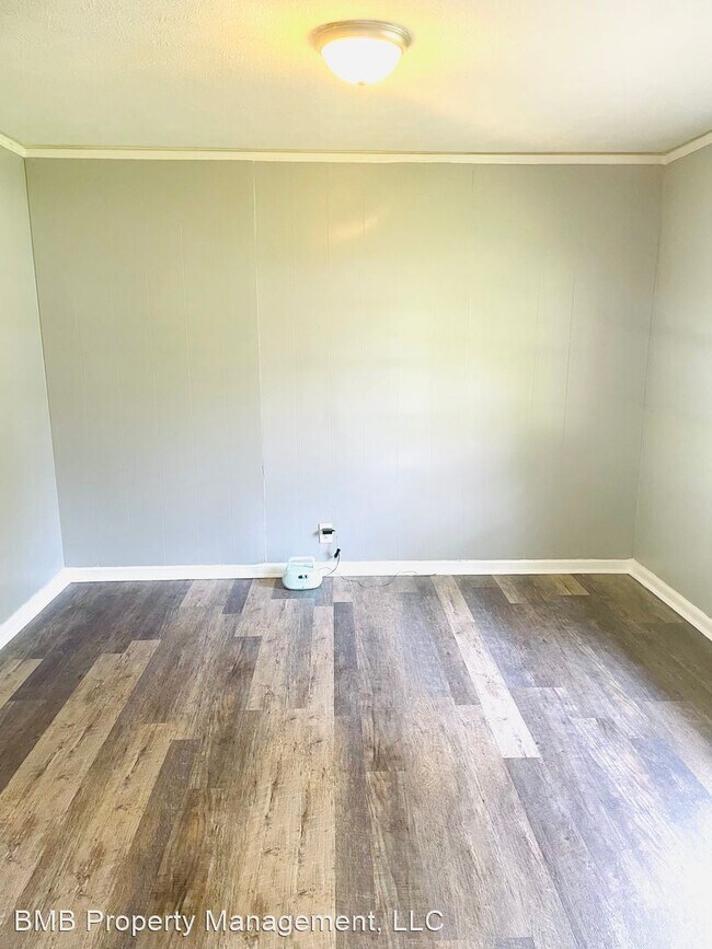 Building Photo - 3 br, 1 bath House - 1216 E Audobon Road