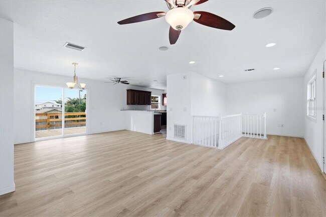 Foto del edificio - 515 46th St W