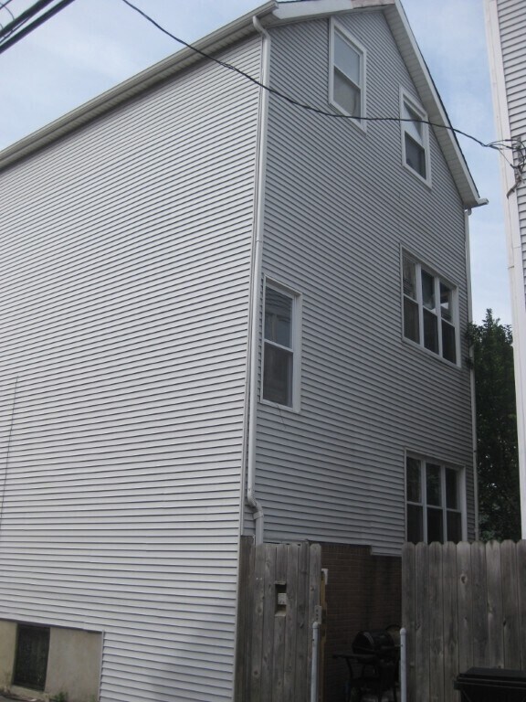 Foto del edificio - 1415 W Henderson St