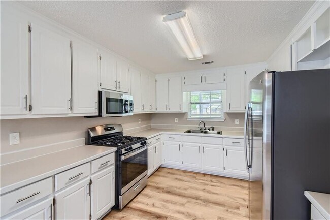Building Photo - 120 Allen Oaks Way