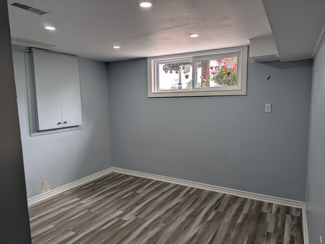 Building Photo - 118 Mercer Rd