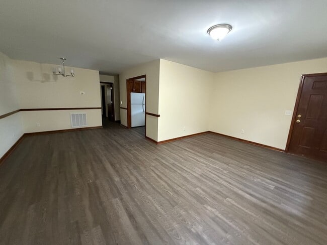 Building Photo - 113 Williamson St