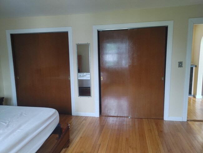 Building Photo - 807 Franklin St