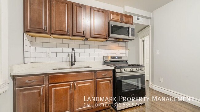 Foto del edificio - 1843-45 W 54th St-1845 -2W