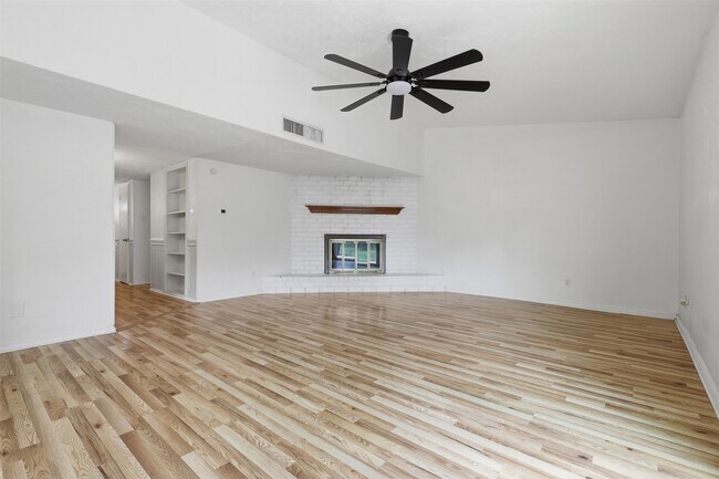 Building Photo - 4035 Cypressdale Dr