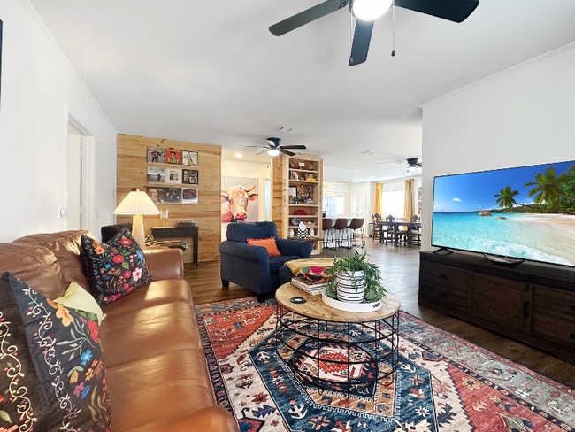 Building Photo - 402 Wallace Dean Rd