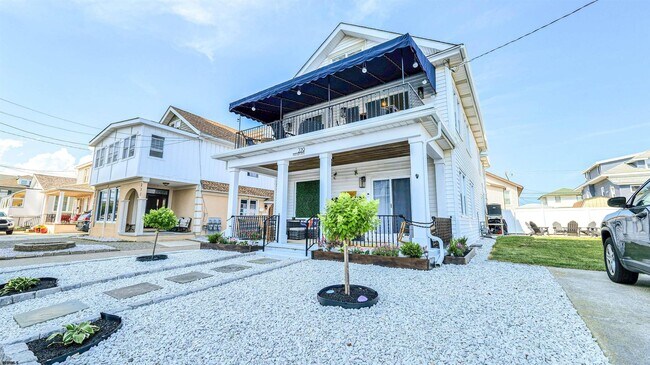 Foto del edificio - 229 N Derby Ave