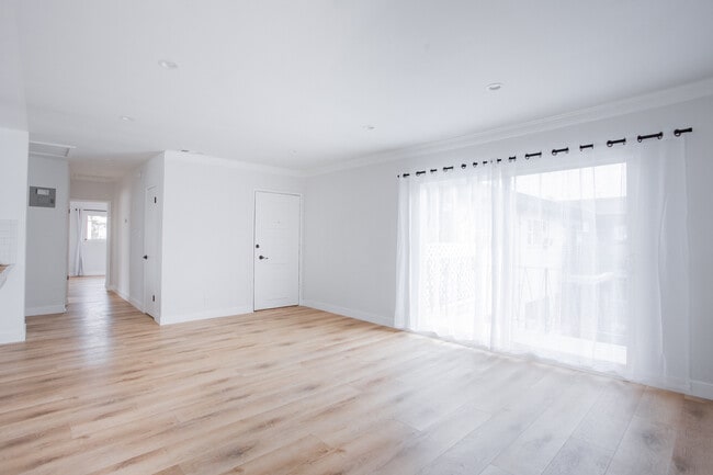 Building Photo - 1211 Detroit N St