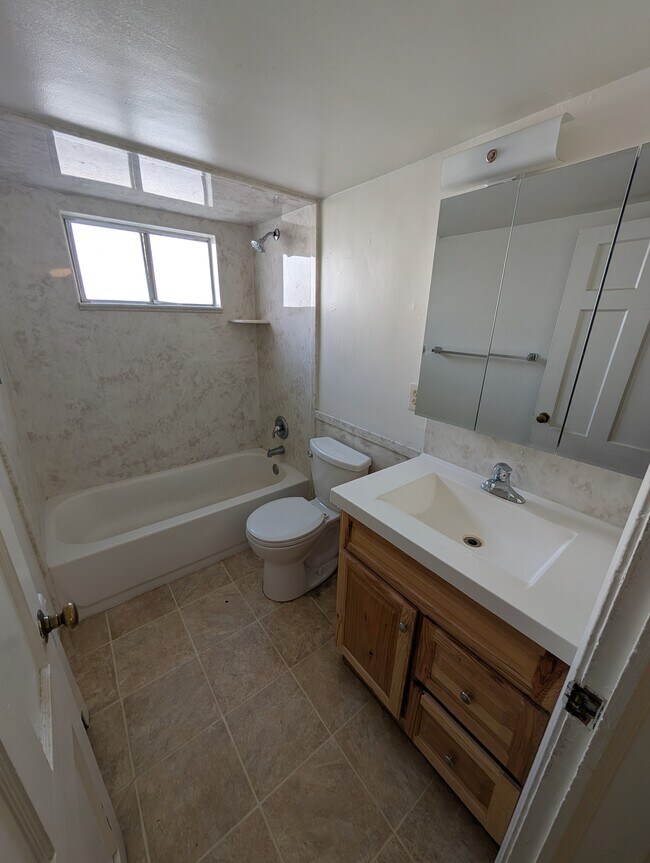 Foto del edificio - 129 N 100 E