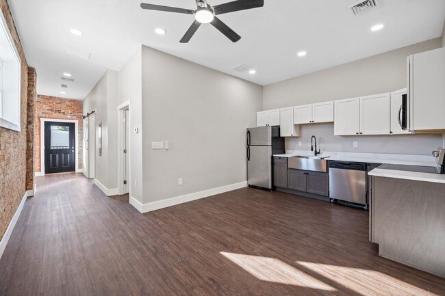Building Photo - Capel Lofts