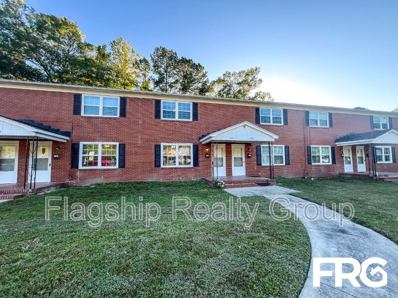 Foto principal - 111 W 15th St