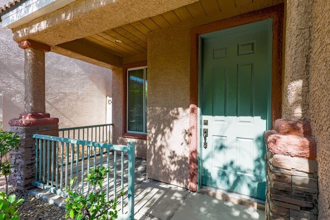 Building Photo - Beautiful Updated 3 Bedroom Home In The Ga...