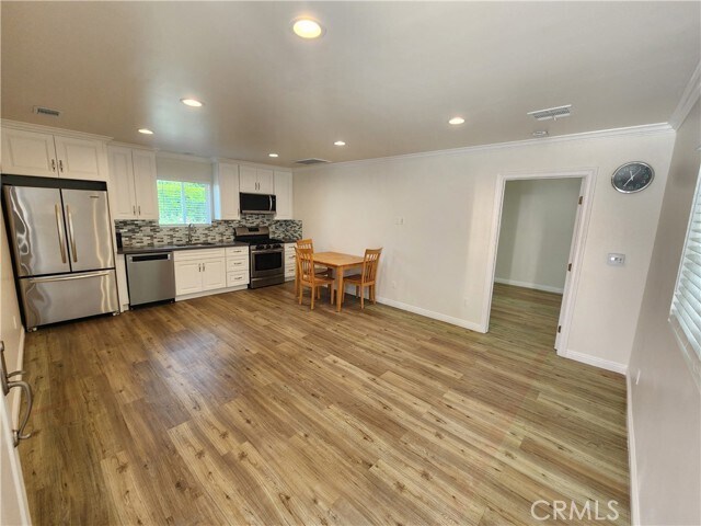 Foto del edificio - 5706 Willis Ave