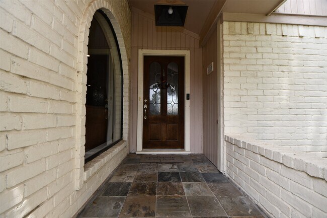 Foto del edificio - 3410 Plum Brook Ln