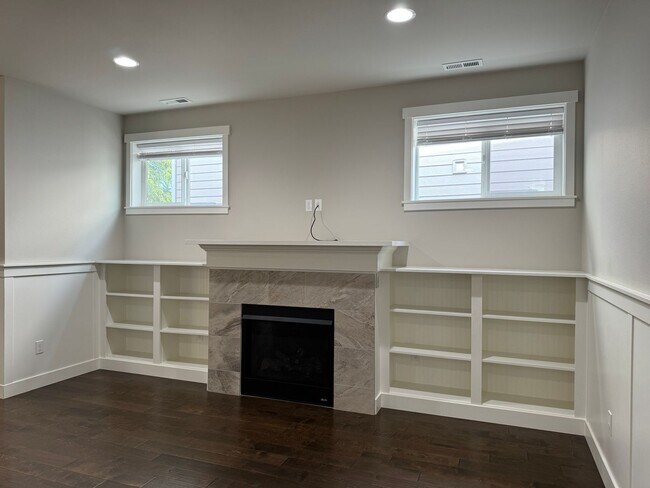 Building Photo - Wonderful Central Kitsap 4 bedroom in Village View neighborhood...now available