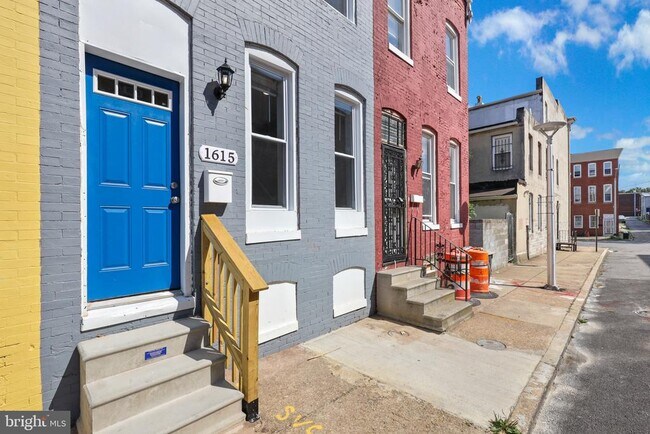 Building Photo - 1615 N Spring St