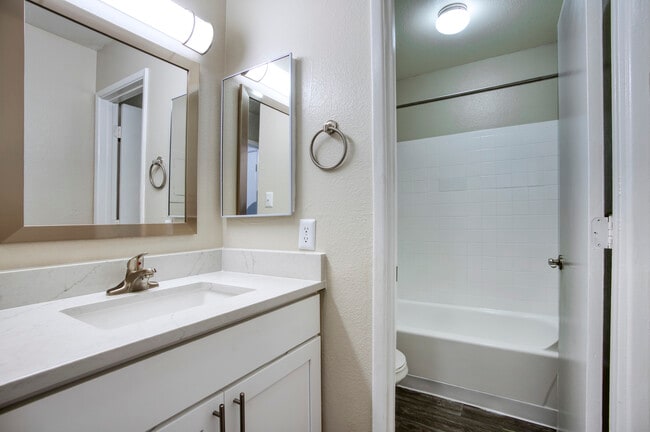 Studio 321SF Platinum - Valencia Park