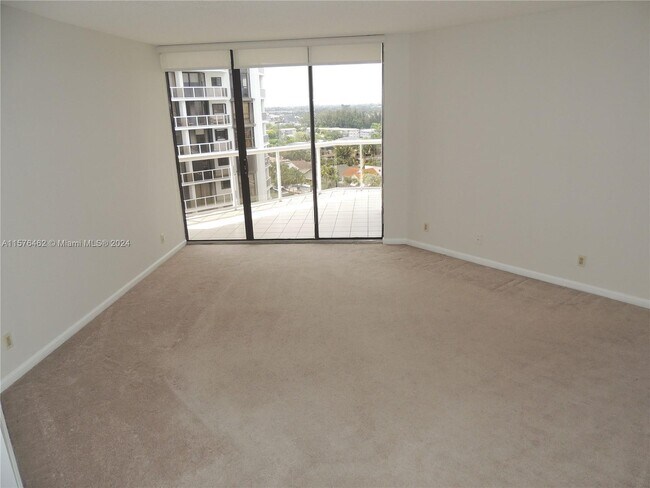 Building Photo - 3610 Yacht Club Dr