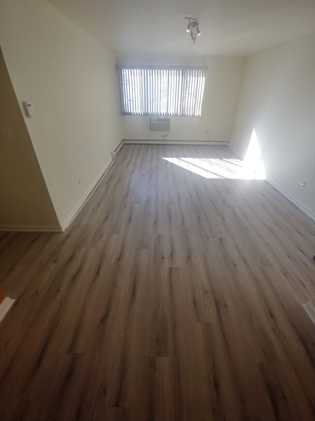 Foto del edificio - 5306 N Cumberland Ave