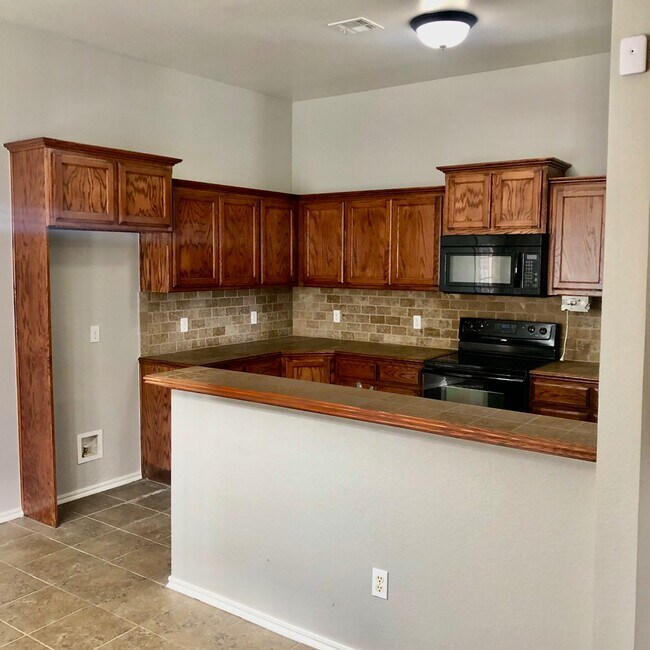 Foto del edificio - 233 Spring Creek Rd