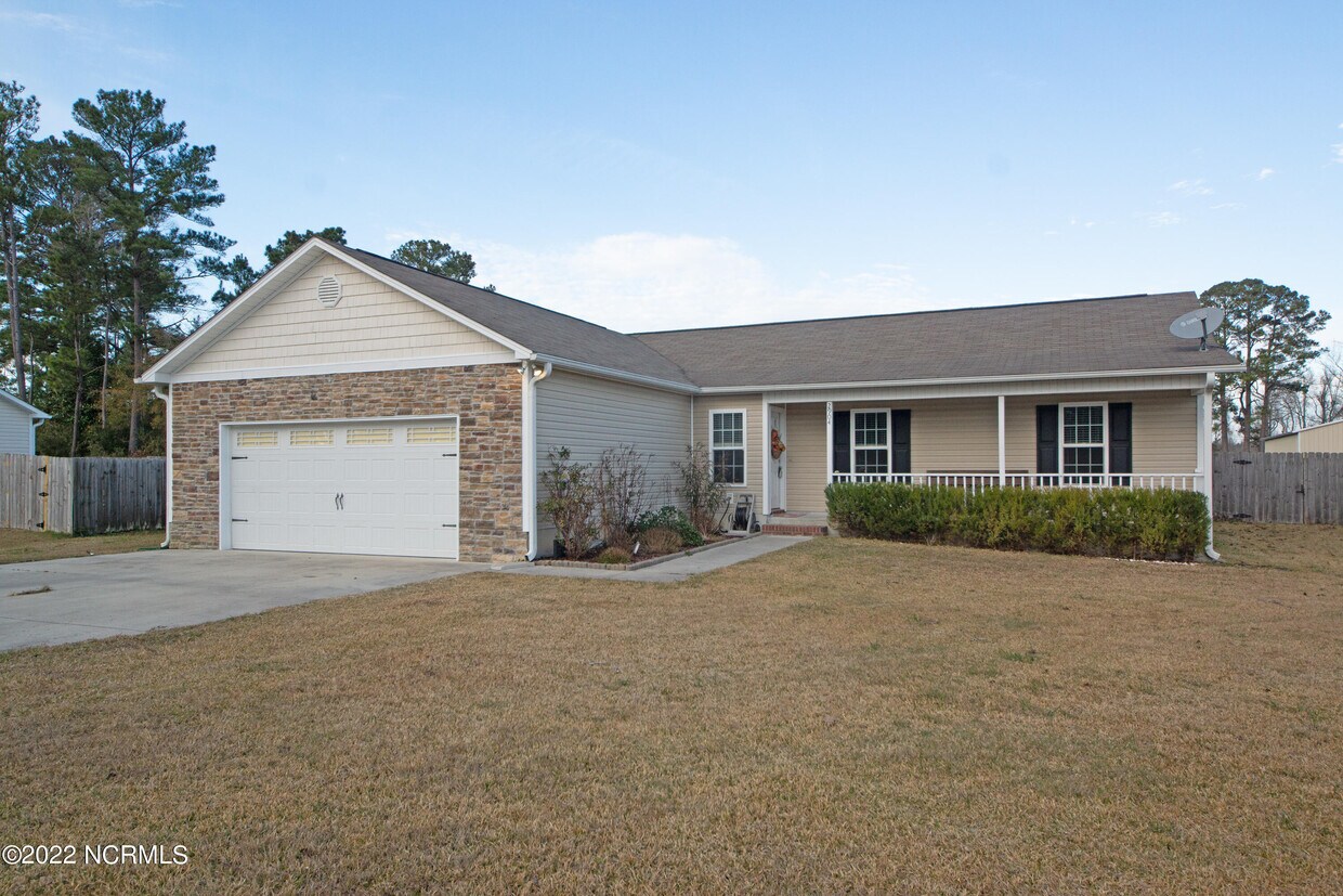 2904 Dawson Cabin Rd, Jacksonville, NC 28540 House for Rent in