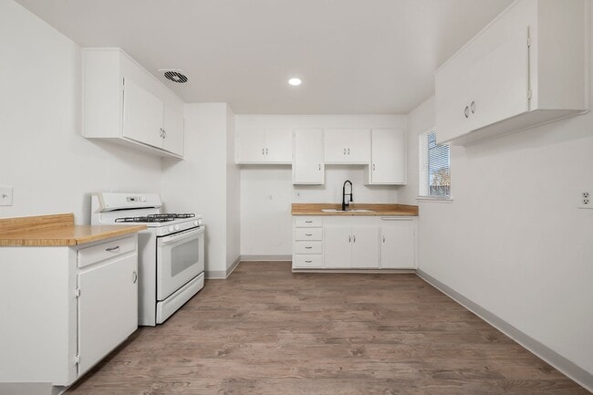 Foto del edificio - 517 Elkhorn Blvd