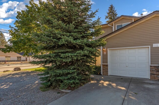 Foto del edificio - 3 bed 2.5 bath **Sign 6 mo lease Get 1 mon...