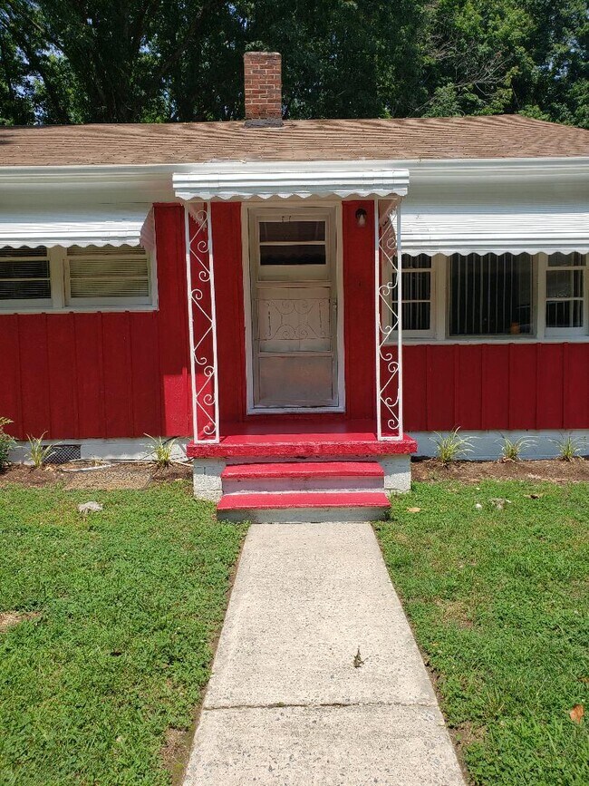 Building Photo - 870 Sprinkle St