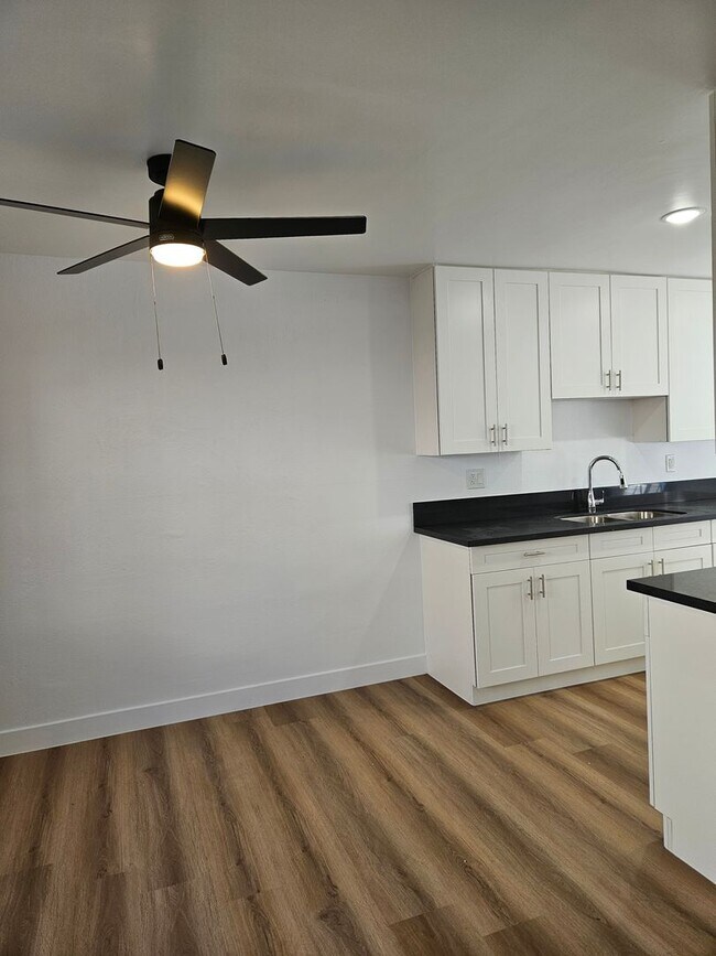 Foto del edificio - 245 E Ave 38