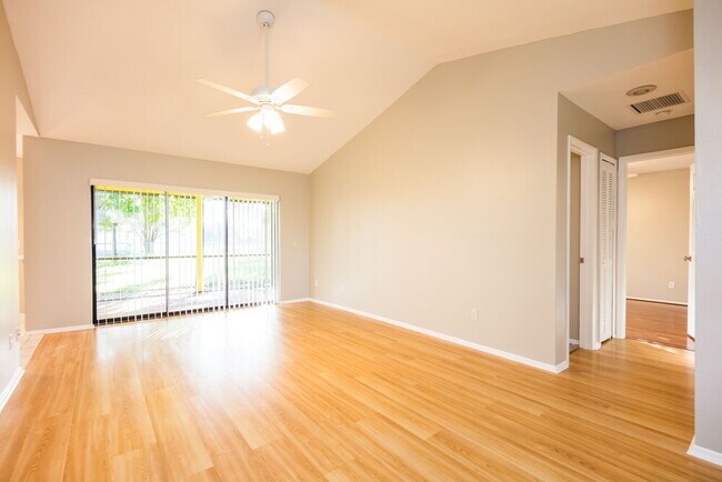 Foto del edificio - 817 SW 9th Ave