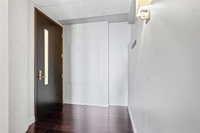 Building Photo - 2600 W 7th St