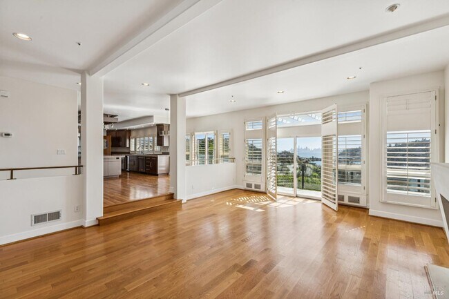 Foto del edificio - 95 Spring Ln