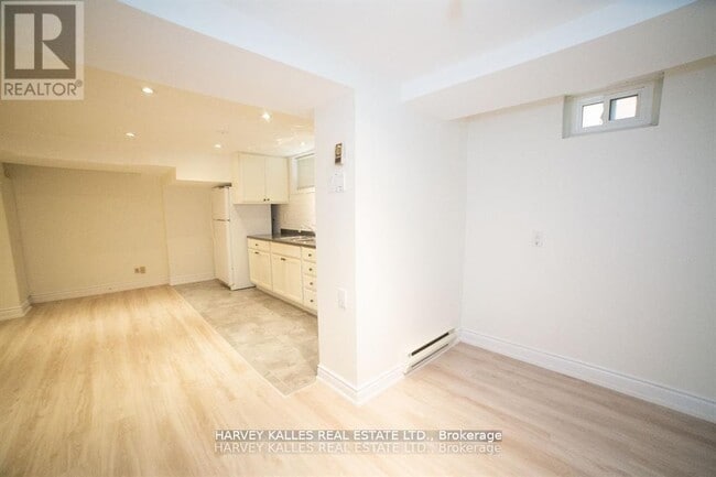 Photo du bâtiment - 550 Glencairn Ave