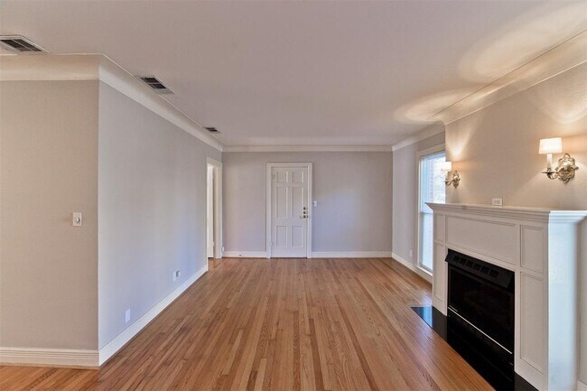 Building Photo - 4525 Emerson Ave