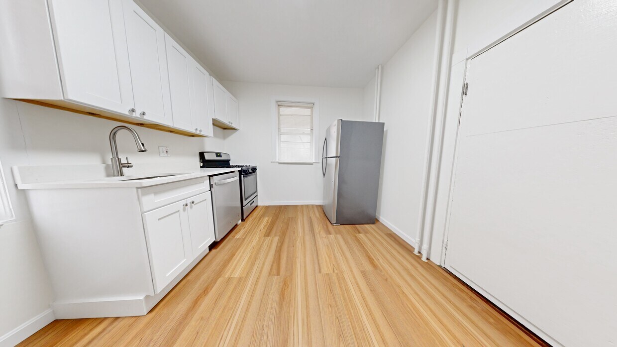 Foto principal - 16 Pond St