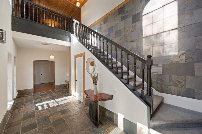 Foto del edificio - 158 Uriah Dr