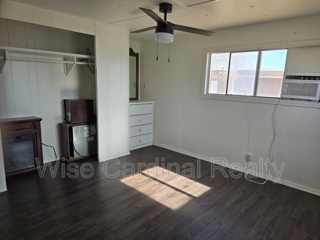 Building Photo - 508 N Avenue F