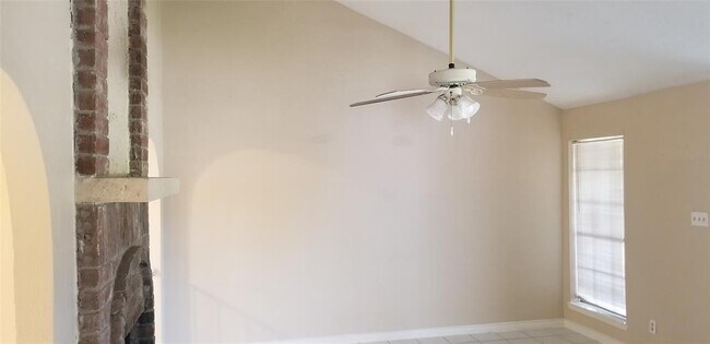 Building Photo - 9635 Riverside Lodge Dr