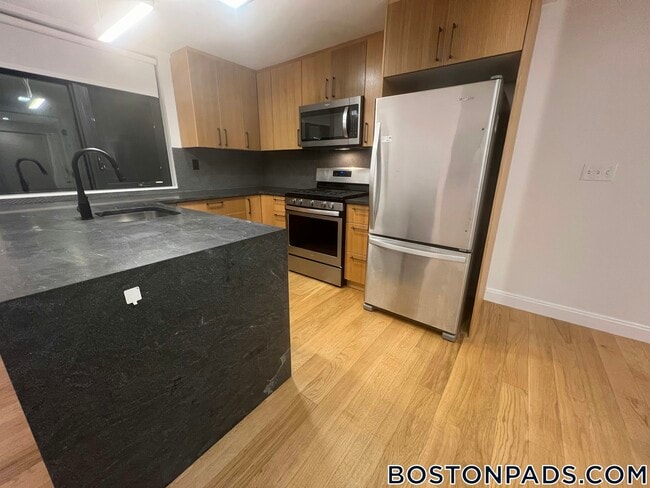 Foto del edificio - 83 Gardner St