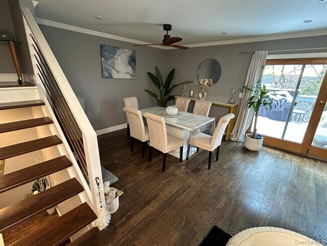 Foto del edificio - 18 Brewster Woods Dr