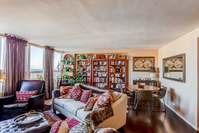 Foto del edificio - 3950 N Lake Shore Dr