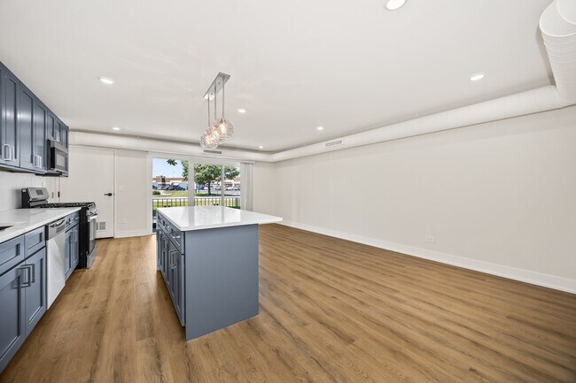 Building Photo - 10217 Dearlove Rd