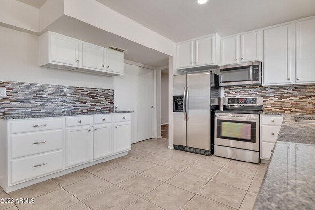 Foto del edificio - 6711 E Carefree Hwy