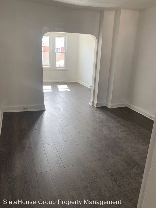 Foto principal - 1037 E Poplar St