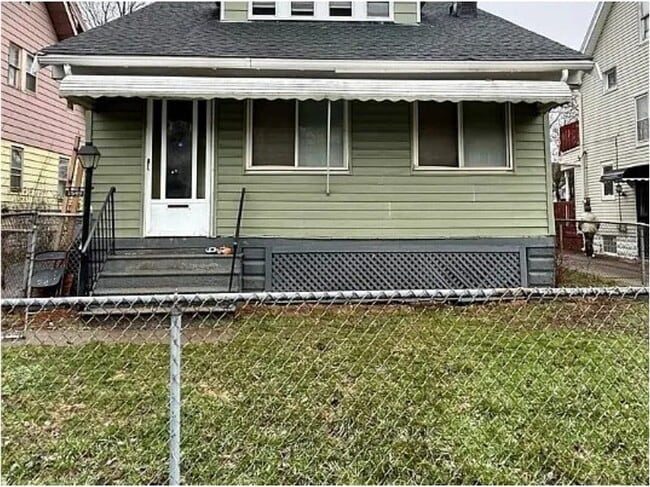 Photo - 3549 E 133rd St (Cleveland, OH) House